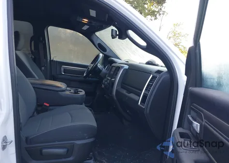 2021 Ram 1500 Classic Slt z USA, uszkodzony, nr VIN 1C6RR7LT3MS587839